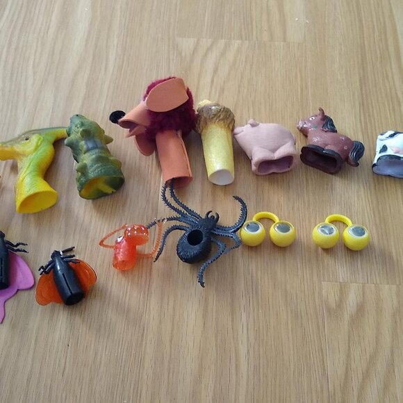 Finger Puppet Farm Animals, Bugs, Dinosaurs, Monsters x 14 - Picture 1 of 3